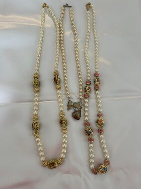 Pearl and Porcelain Bead Necklace Set with Gold Accents - White